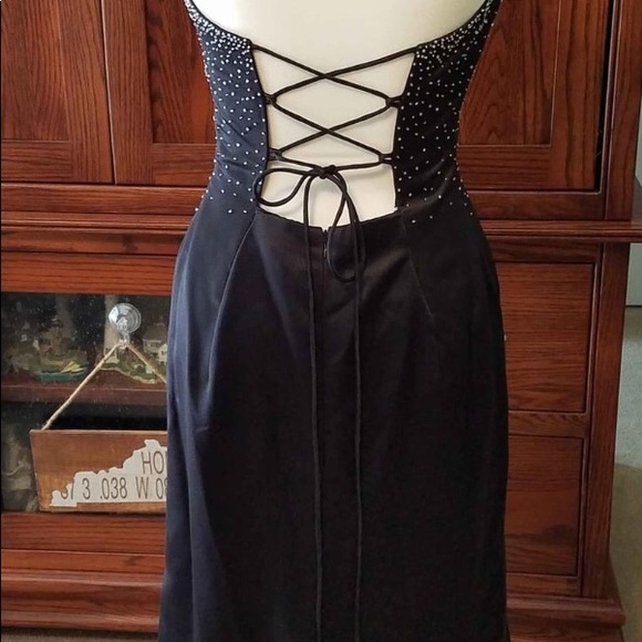 Stunning Black Gown Halter Neck with Embellishment - Picture 2 of 8
